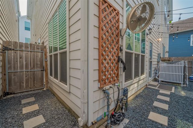 854 W 20th Street, Houston, TX 77008