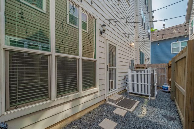 854 W 20th Street, Houston, TX 77008