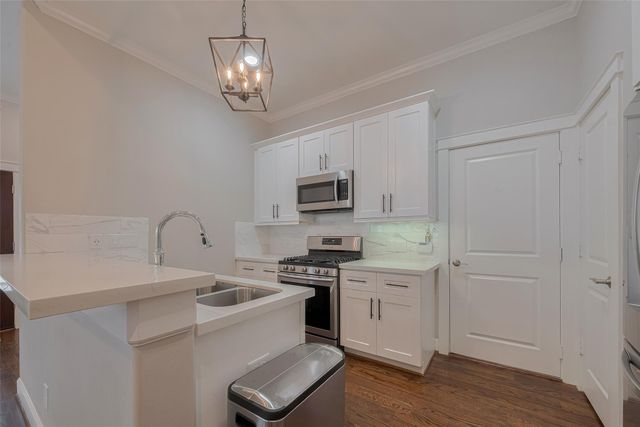 854 W 20th Street, Houston, TX 77008