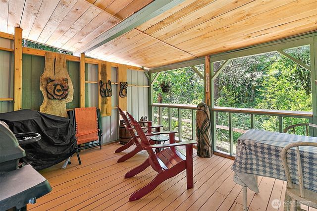 131 Nisqually Way, Ashford, WA 98304