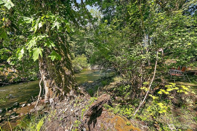 131 Nisqually Way, Ashford, WA 98304