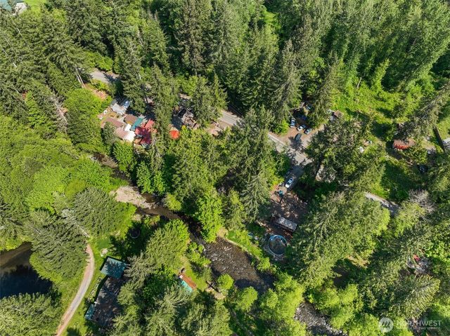 131 Nisqually Way, Ashford, WA 98304
