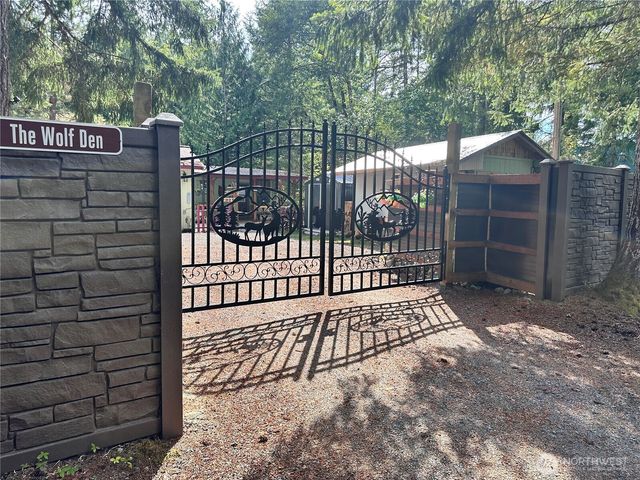 131 Nisqually Way, Ashford, WA 98304