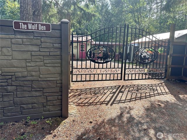 131 Nisqually Way, Ashford, WA 98304