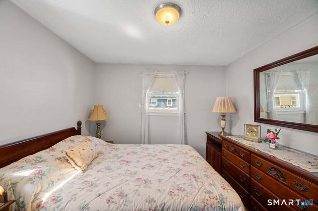 21 Brookside Circle, Wethersfield, CT 06109
