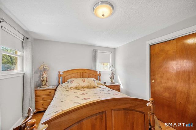 21 Brookside Circle, Wethersfield, CT 06109