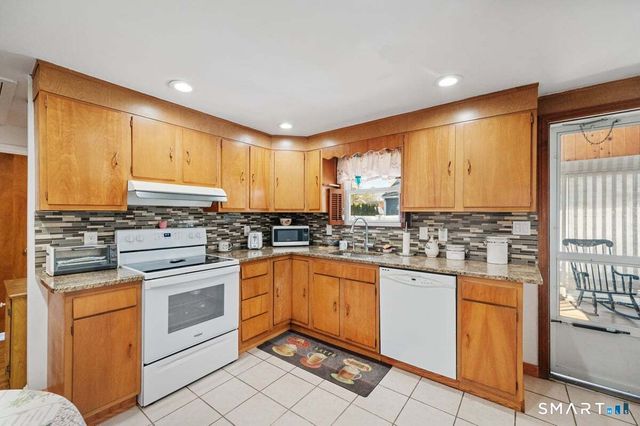 21 Brookside Circle, Wethersfield, CT 06109