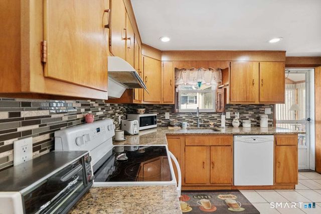 21 Brookside Circle, Wethersfield, CT 06109