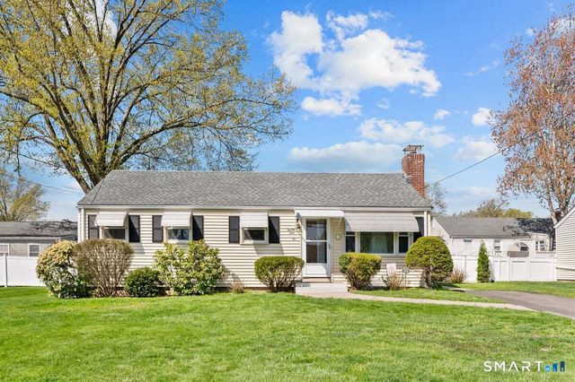 21 Brookside Circle, Wethersfield, CT 06109