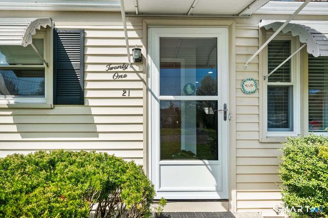 21 Brookside Circle, Wethersfield, CT 06109