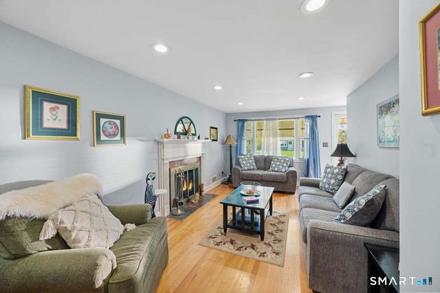 21 Brookside Circle, Wethersfield, CT 06109