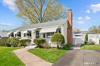 21 Brookside Circle, Wethersfield, CT 06109