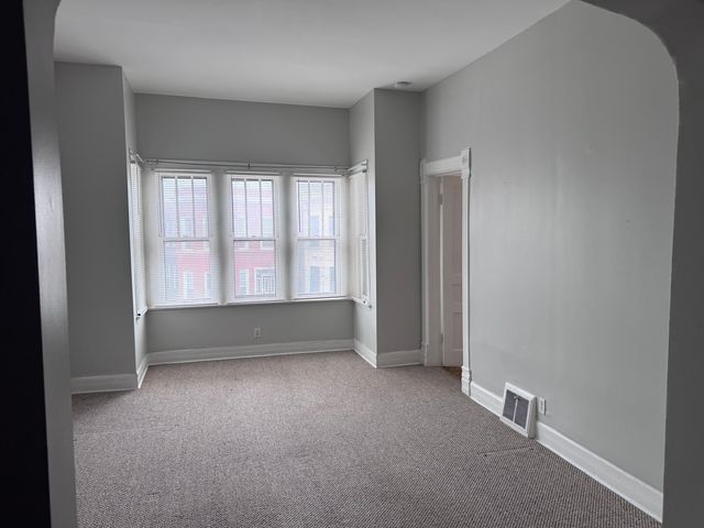 2454 W DIVERSEY Avenue 2, Chicago, IL 60647