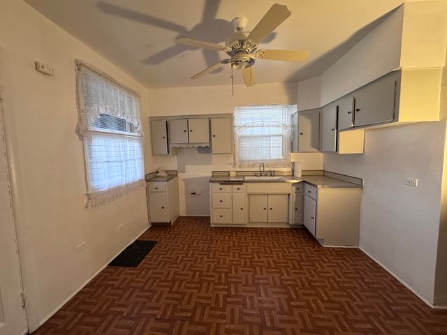 2454 W DIVERSEY Avenue 2, Chicago, IL 60647
