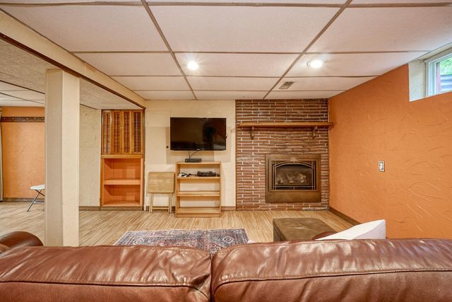 8801 Lakeview Road, Bloomington, MN 55438