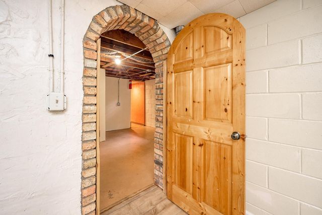 8801 Lakeview Road, Bloomington, MN 55438