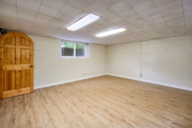 8801 Lakeview Road, Bloomington, MN 55438