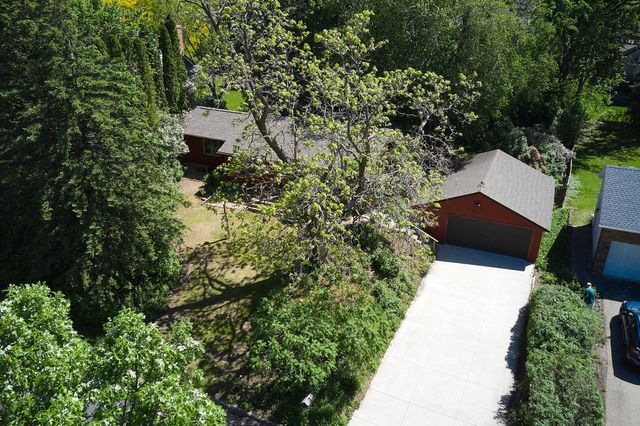 8801 Lakeview Road, Bloomington, MN 55438