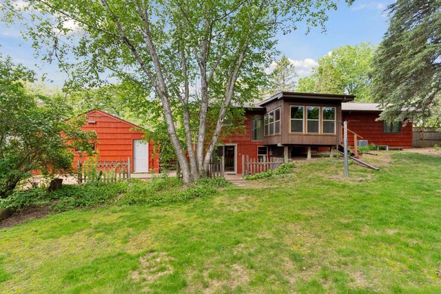 8801 Lakeview Road, Bloomington, MN 55438