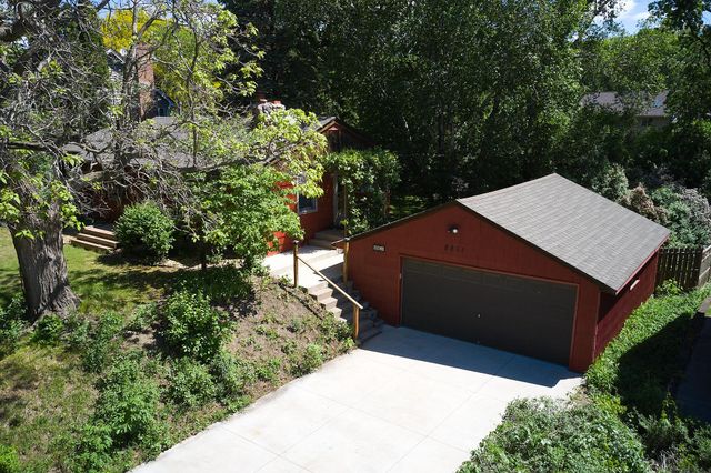 8801 Lakeview Road, Bloomington, MN 55438