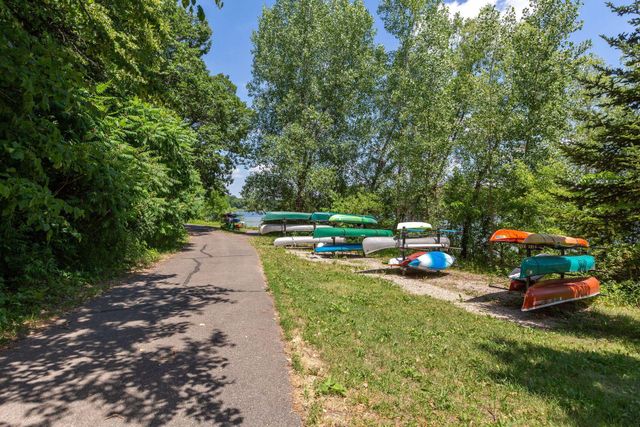 8801 Lakeview Road, Bloomington, MN 55438