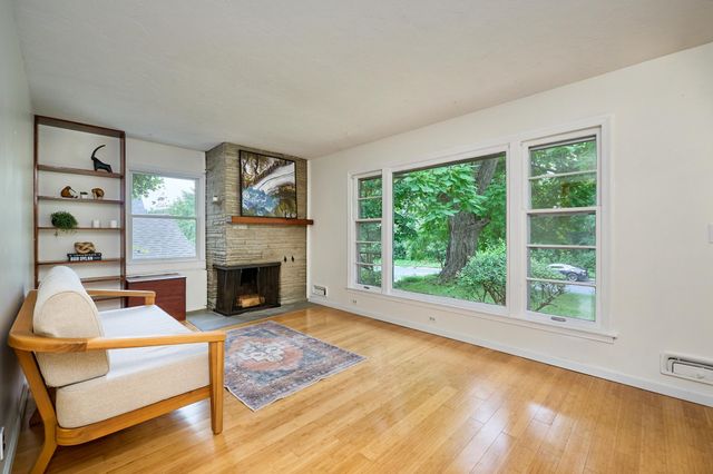 8801 Lakeview Road, Bloomington, MN 55438