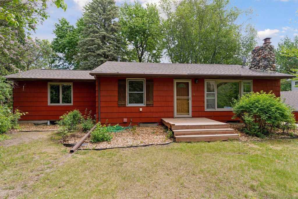 8801 Lakeview Road, Bloomington, MN 55438
