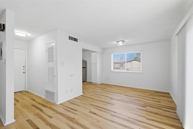 2705 Windswept CV 201, Austin, TX 78745