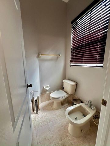 8874 NW 182ND Street, Hialeah, FL 33018