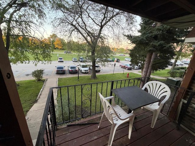 575 Heritage Drive 208, Hoffman Estates, IL 60169