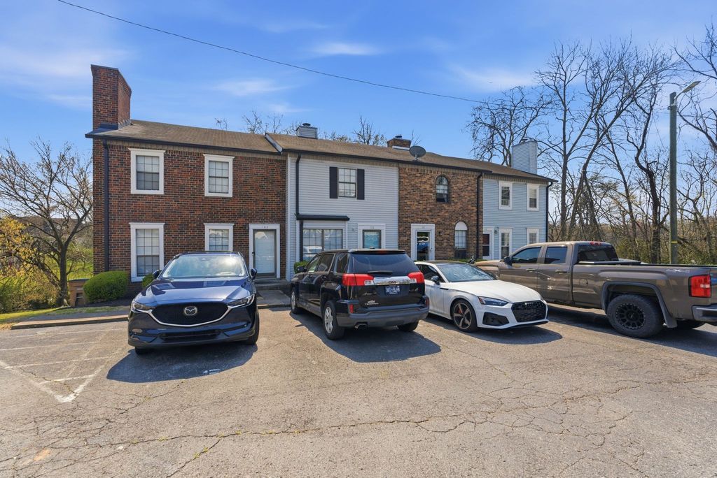 110 Elizabeths Ct, Antioch, TN 37013