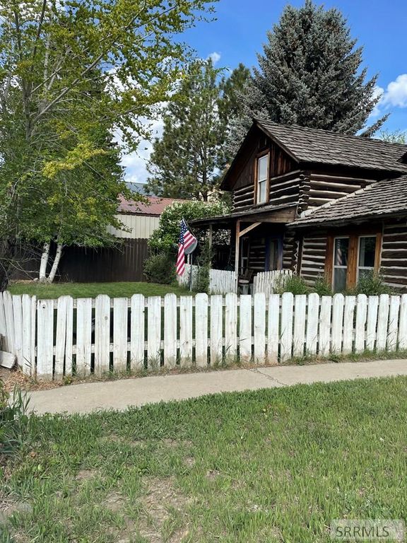 Image 2 of property listing at 520 E Main Street, Challis, ID 83226