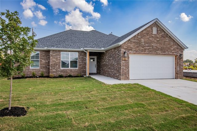 304 White Oak Street, Gentry, AR 72734