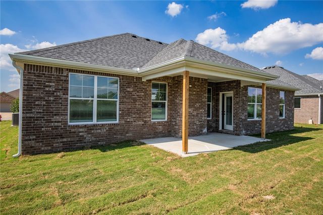 304 White Oak Street, Gentry, AR 72734