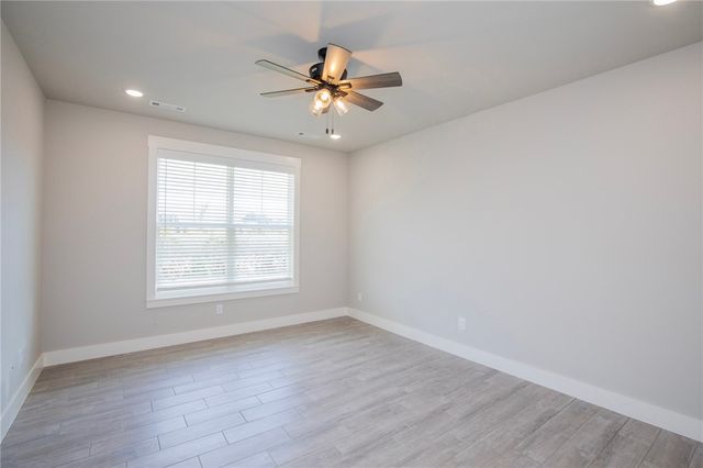 304 White Oak Street, Gentry, AR 72734