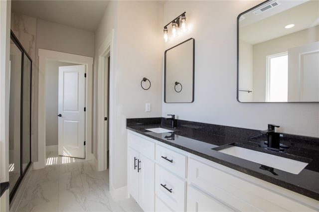 304 White Oak Street, Gentry, AR 72734