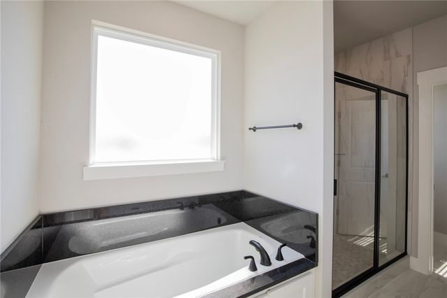 304 White Oak Street, Gentry, AR 72734