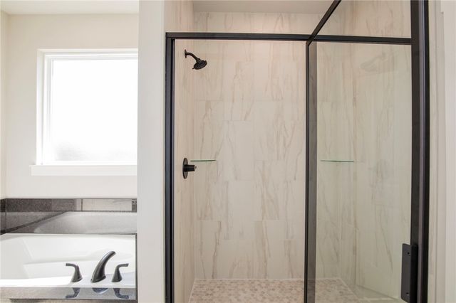 304 White Oak Street, Gentry, AR 72734