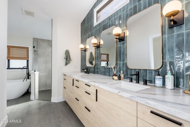 4643 E CALLE DEL MEDIO --, Phoenix, AZ 85018