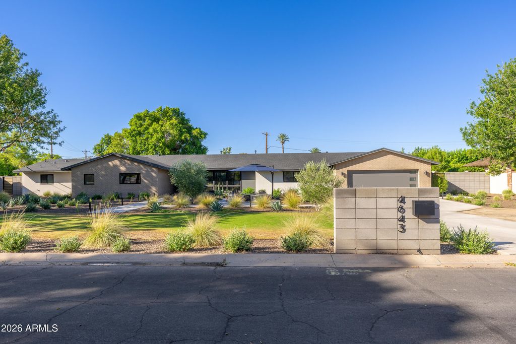 4643 E CALLE DEL MEDIO --, Phoenix, AZ 85018 — exterior