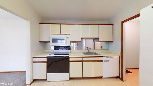 34765 E Wilma Court 71, Chesterfield, MI 48047