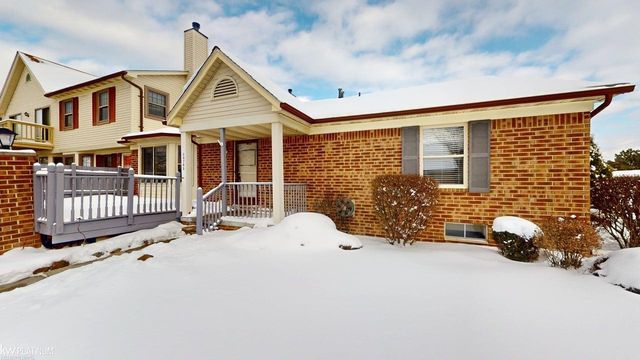 34765 E Wilma Court 71, Chesterfield, MI 48047