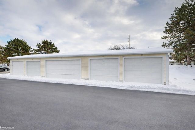 34765 E Wilma Court 71, Chesterfield, MI 48047