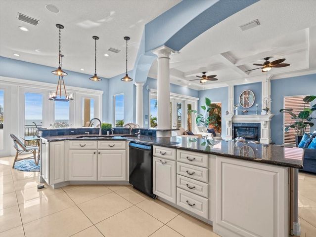 9550 W GULF BOULEVARD, Treasure Island, FL 33706