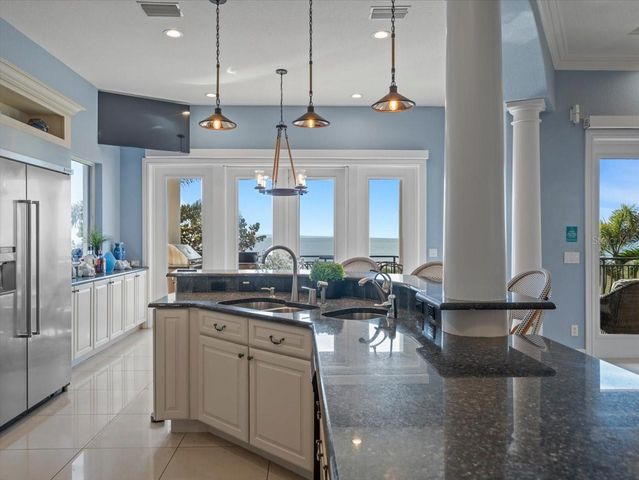 9550 W GULF BOULEVARD, Treasure Island, FL 33706