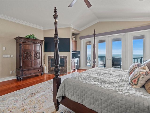 9550 W GULF BOULEVARD, Treasure Island, FL 33706