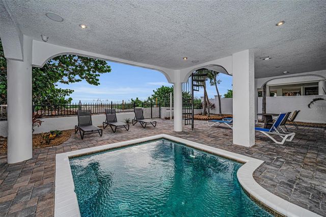 9550 W GULF BOULEVARD, Treasure Island, FL 33706