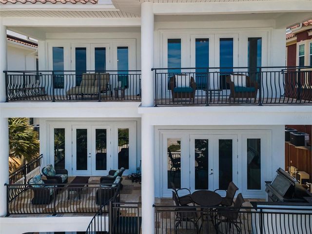 9550 W GULF BOULEVARD, Treasure Island, FL 33706