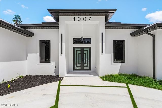4007 2nd AVE SE, Naples, FL 34117