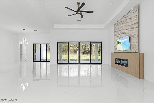 4007 2nd AVE SE, Naples, FL 34117